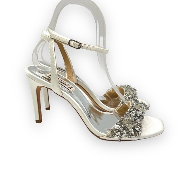 Poshmark Brighton Sandal Jewel Badgley Mischka Badgley Mischka Size Rider  Soft White Satin Jeweled Dress